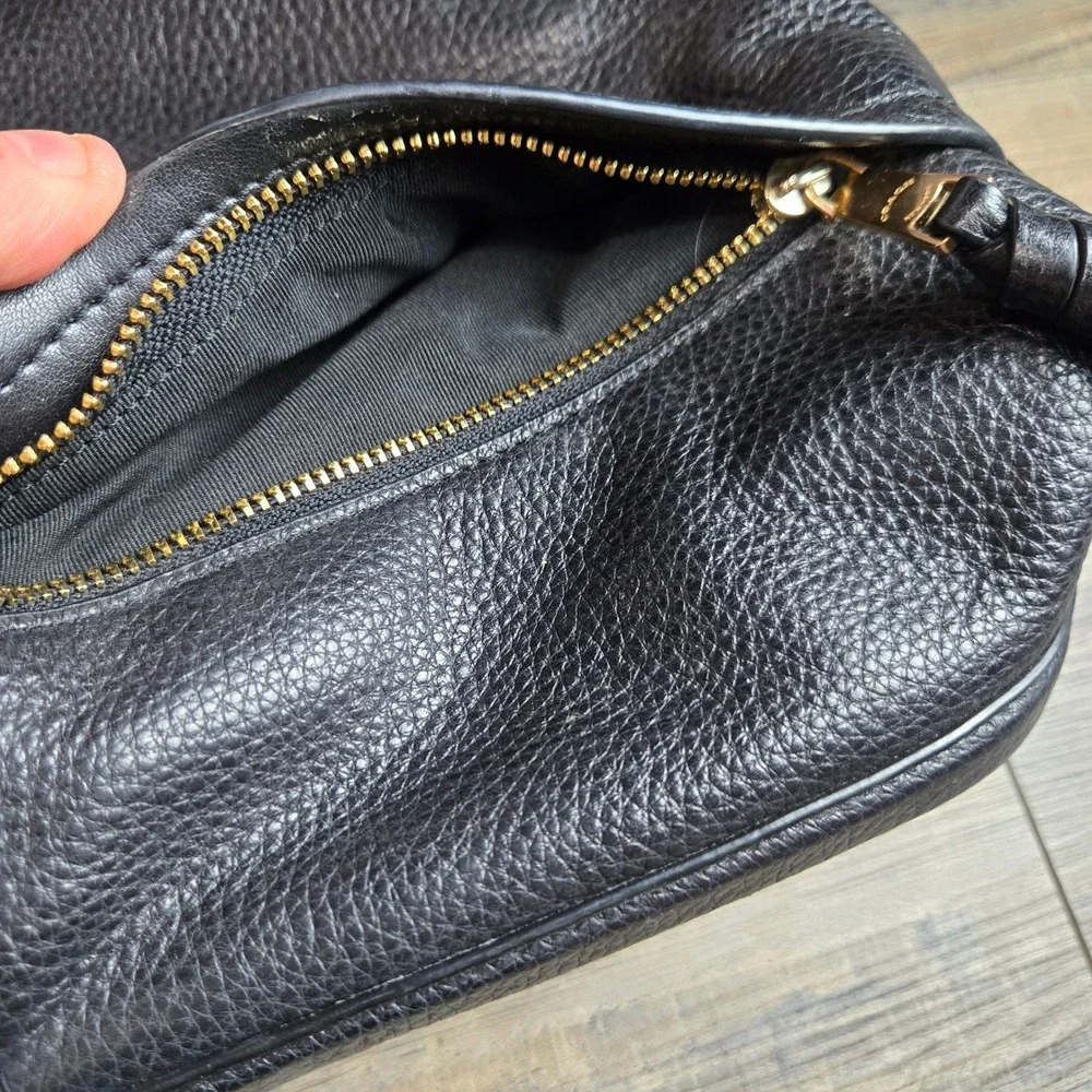 Coach Black Pebbled Leather Shoulder Bag Purse Gold Hardware Y2K Vintage Classic